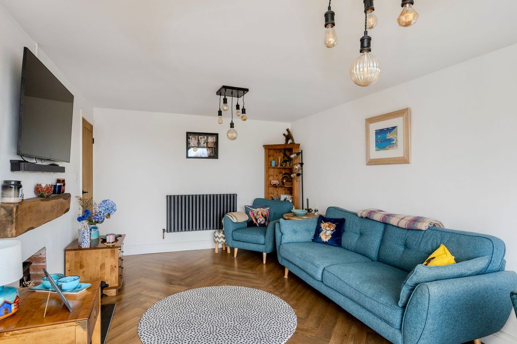 Property photo 3 of 19