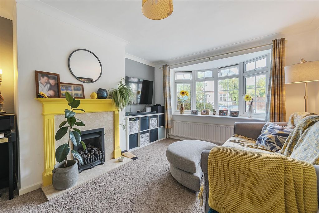 Property photo 3 of 15 Sitting Room