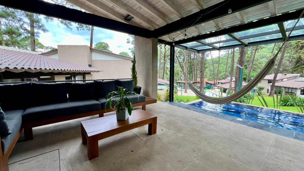 Property photo 2 of 37