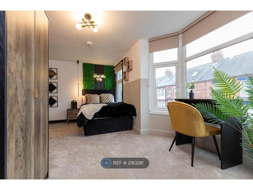 Property photo 1 of 33