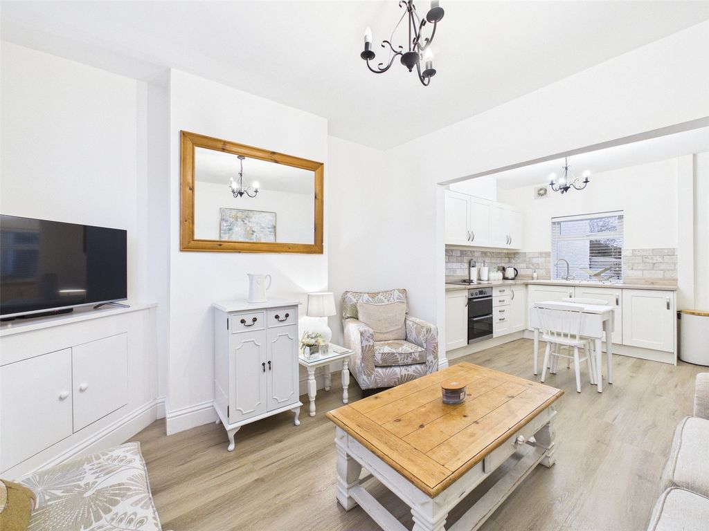 Property photo 2 of 14 Picture No. 13