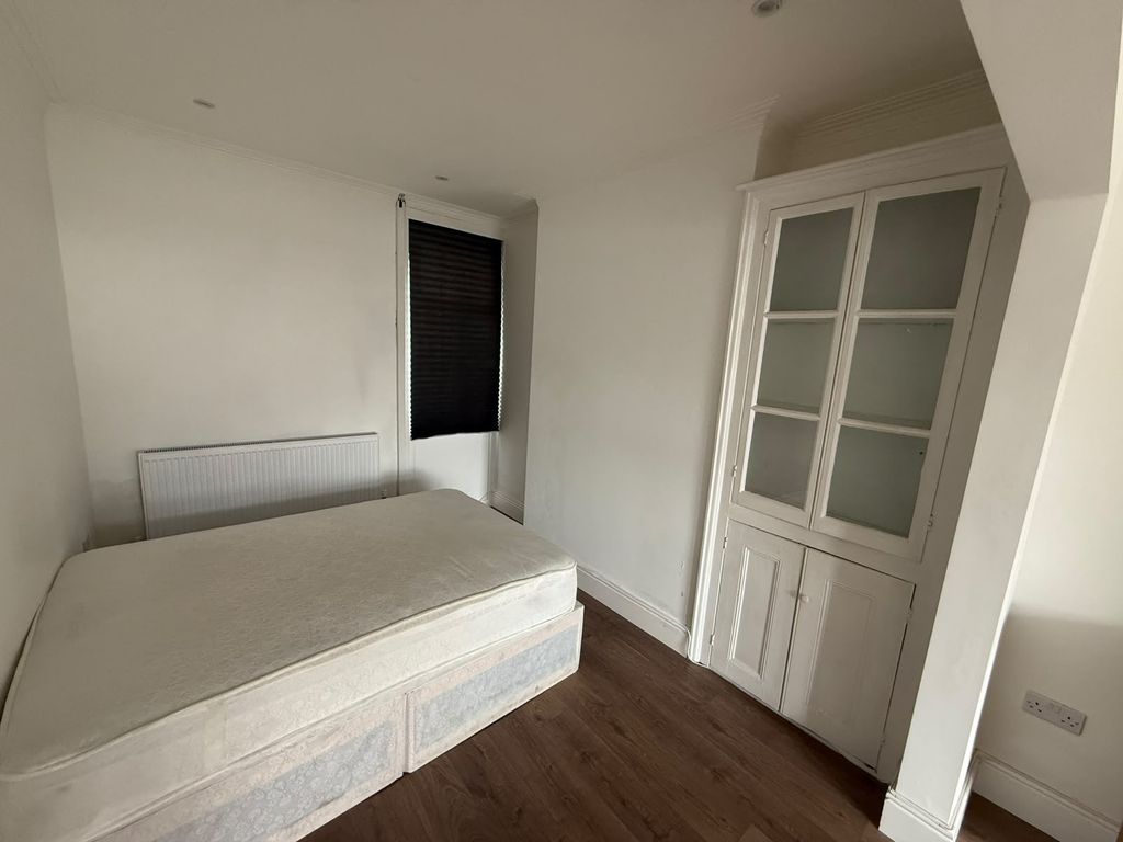 Property photo 2 of 9 Bedroom 1