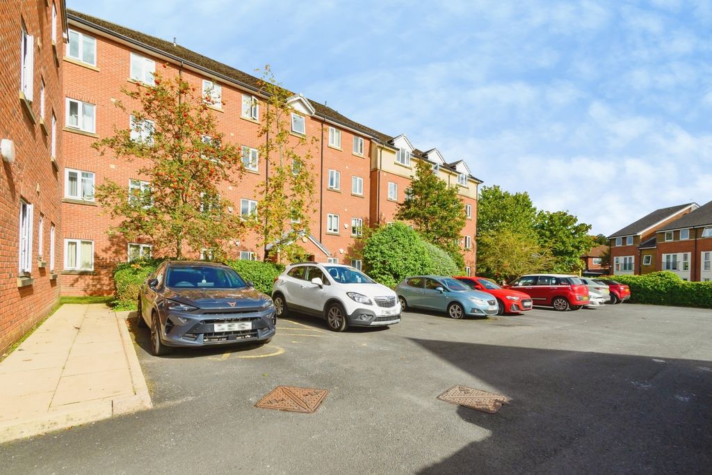 Property photo 2 of 20 Parking