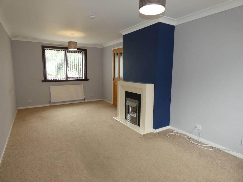 Property photo 3 of 18 Living/Dining Room