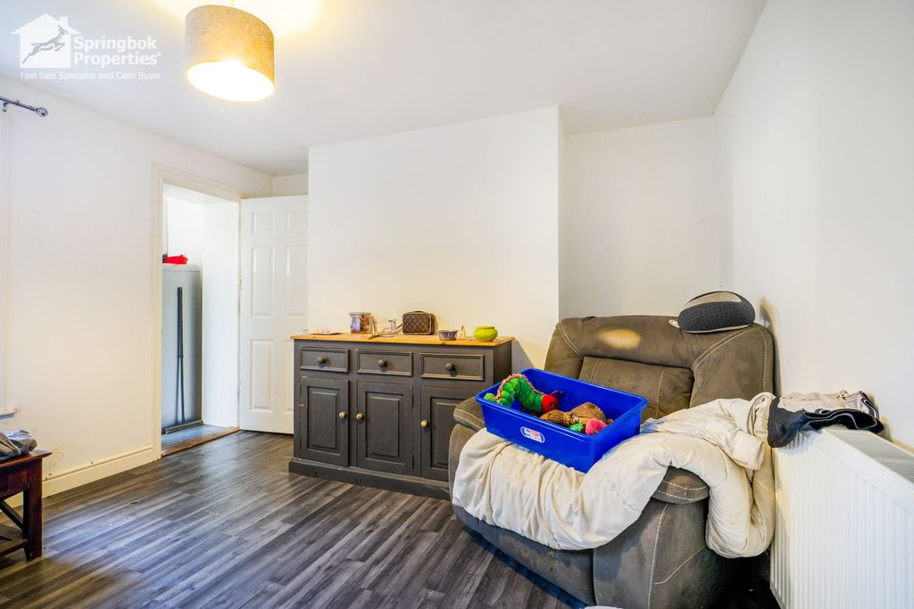 Property photo 3 of 11 Image 2