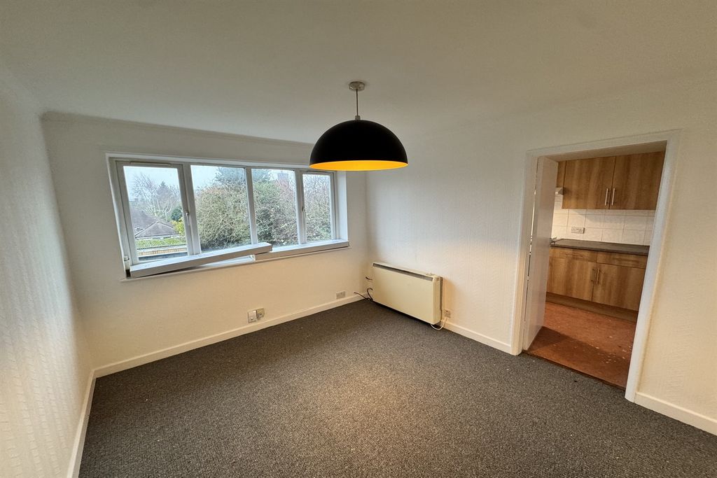 Property photo 1 of 8 (Main)