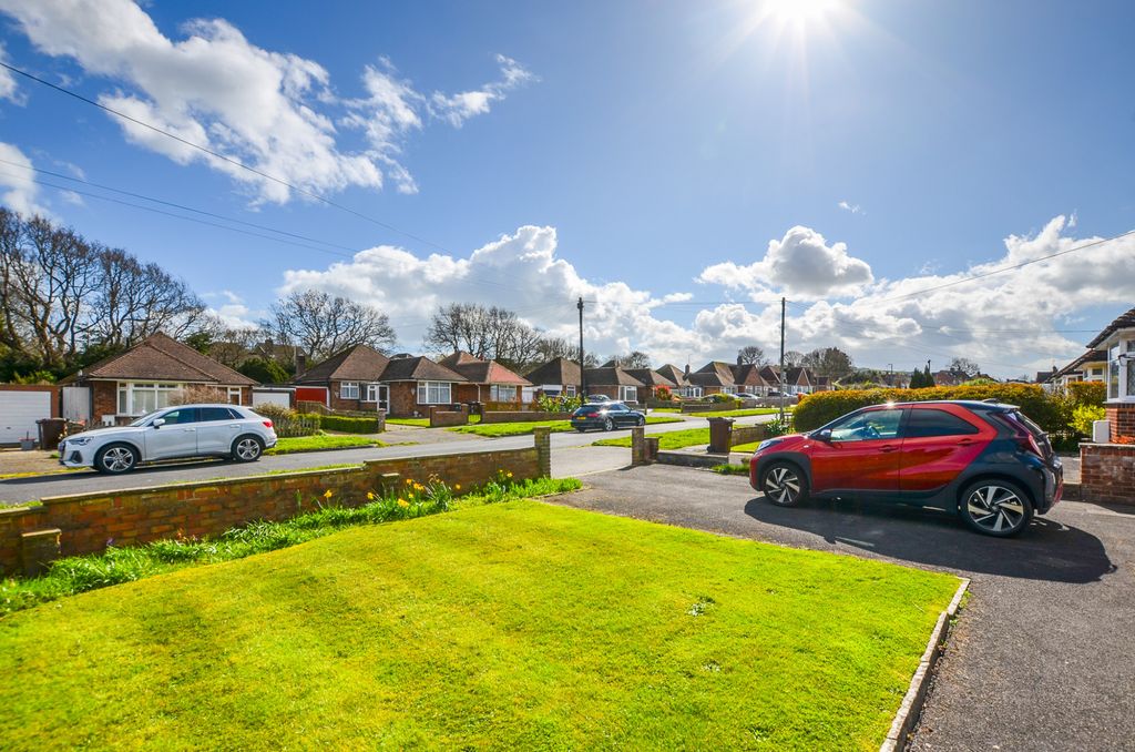 Property photo 2 of 25