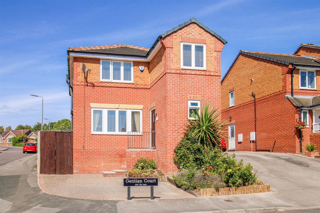 Property photo 1 of 18
