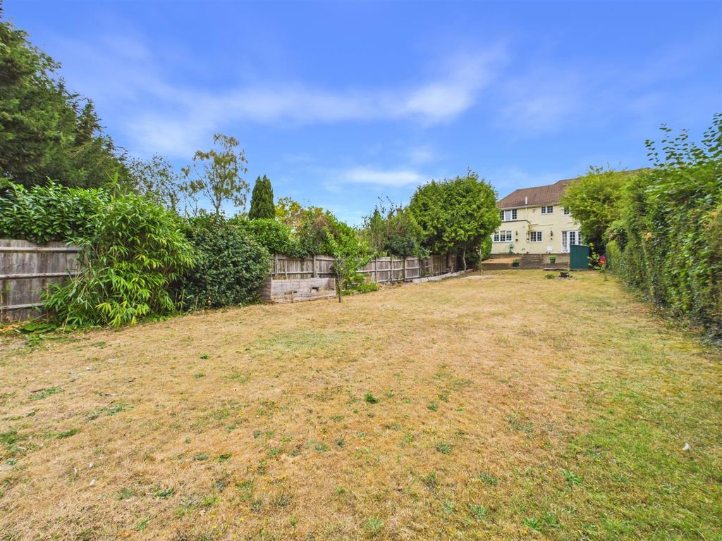 Property photo 3 of 30 Cam01563G0-Pr0312-Still040.Jpg