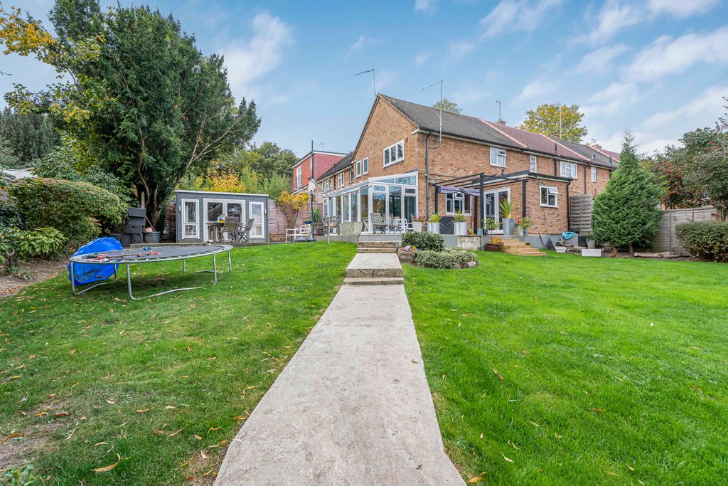 Property photo 2 of 17