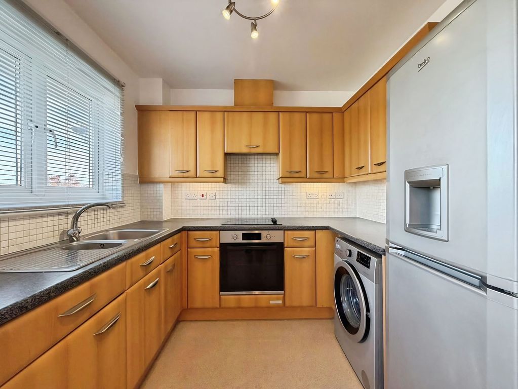 Property photo 2 of 9 Kitchen