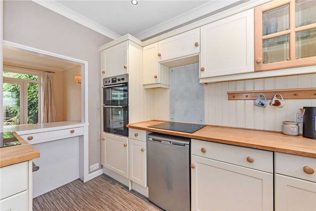 Property photo 2 of 21 Kitchen