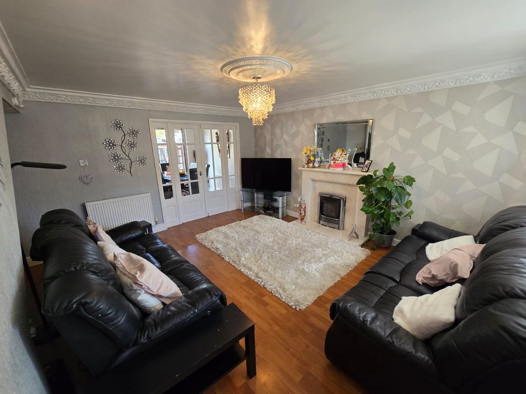 Property photo 2 of 17 Lounge Aa