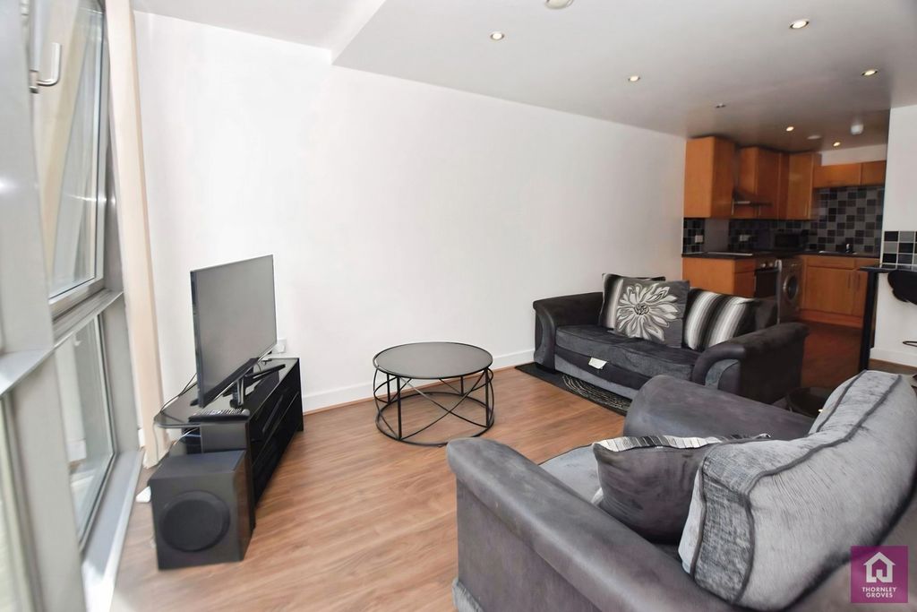 Property photo 3 of 11 Pbox-Img.Jpg