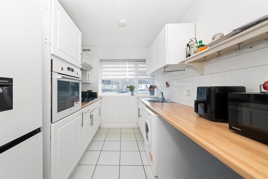 Property photo 3 of 13 Kitchen