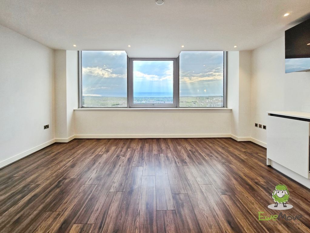 Property photo 2 of 7 Ewemove Basingstoke Churchill Place Internal