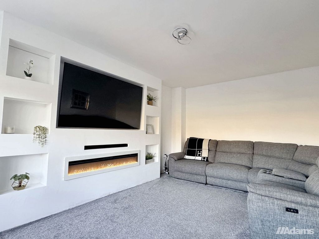 Property photo 3 of 26