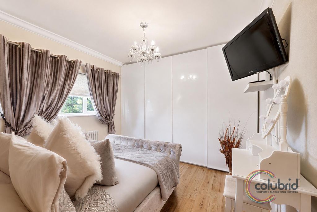Additional image 17 of 3 bed semi-detached house for saleLong Lane, Grays RM16