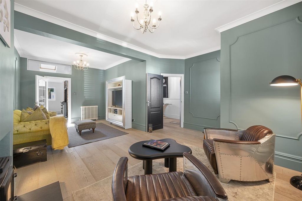 Property photo 3 of 17 6 Southdown Road,5.Jpg