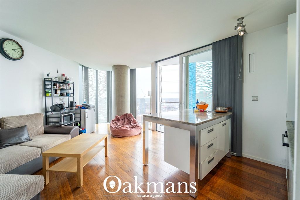 Property photo 3 of 16 Picture No. 06