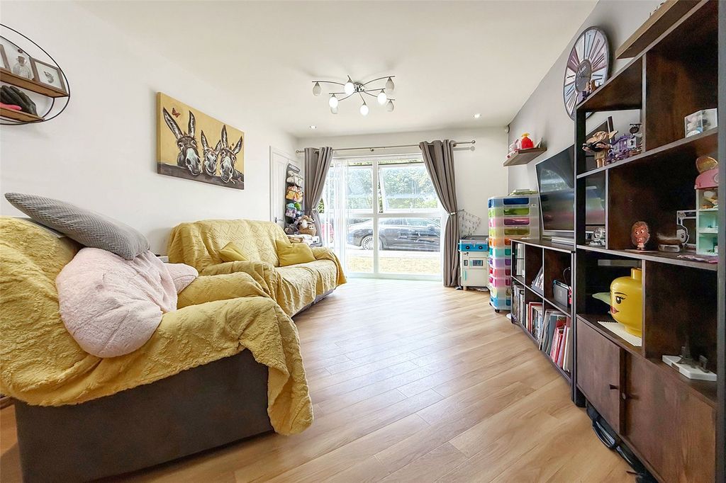 Property photo 2 of 11 Picture No. 25