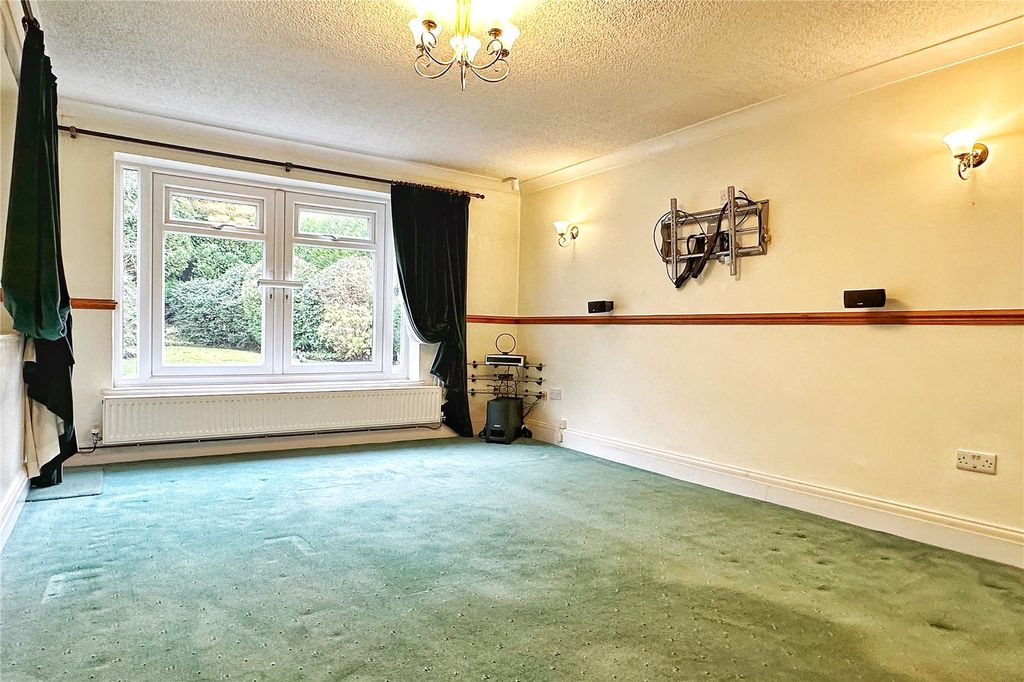 Property photo 2 of 30 Living Room