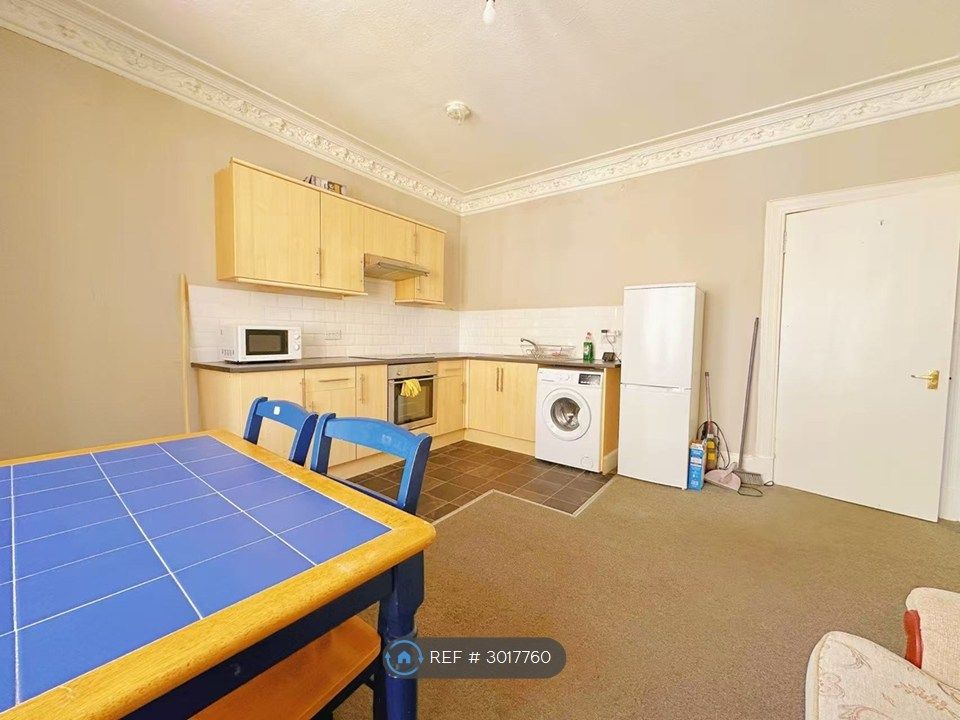 Property photo 2 of 7 Kitchen