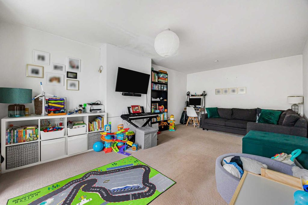 Property photo 2 of 18 1_71106.Jpg