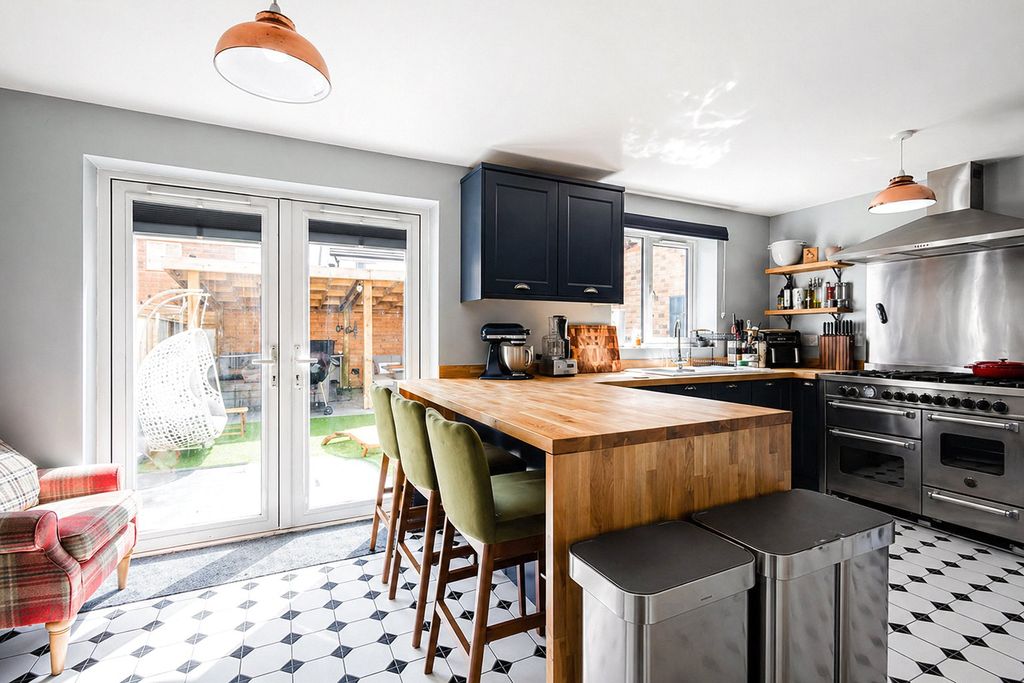 Property photo 2 of 11 Picture No. 19