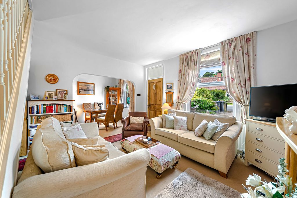 Property photo 2 of 24
