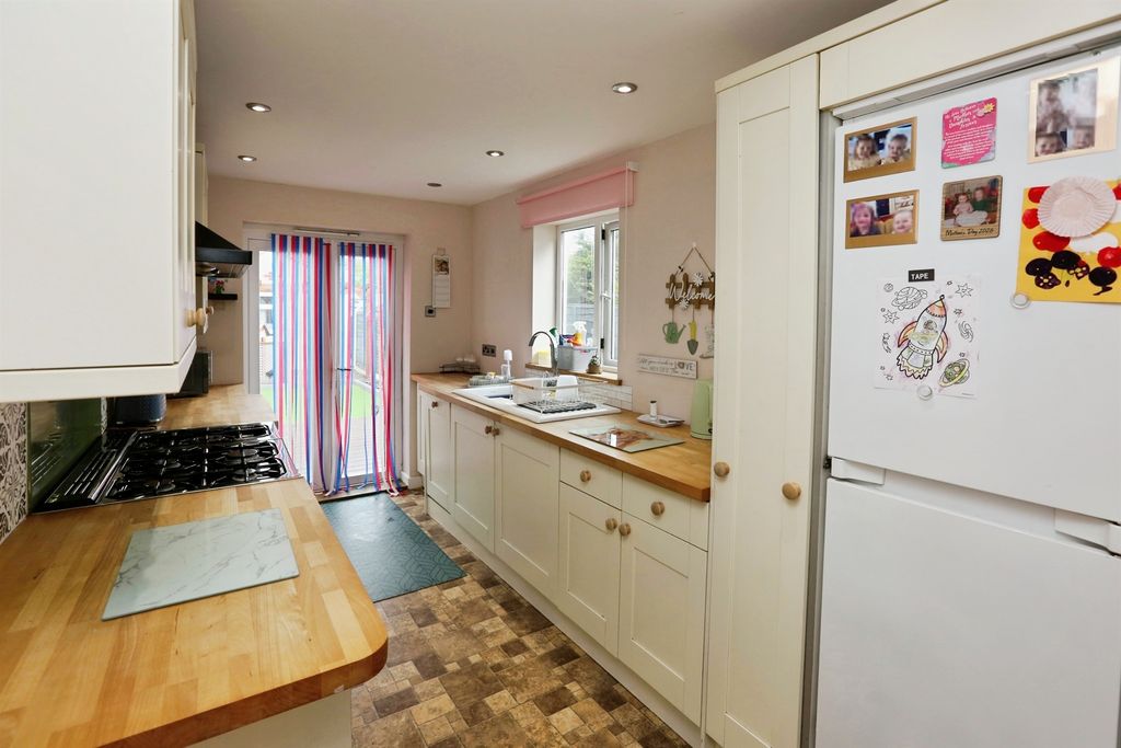 Property photo 3 of 18