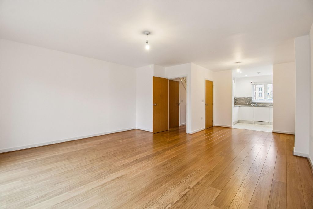 Property photo 3 of 16 Image