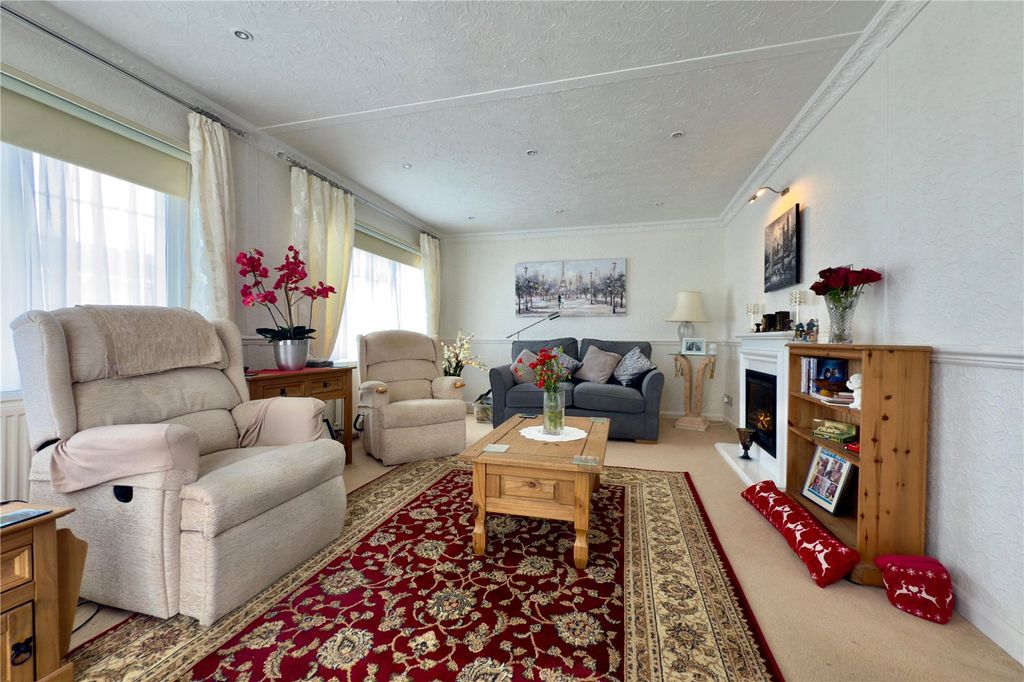 Property photo 2 of 27 Picture No. 02