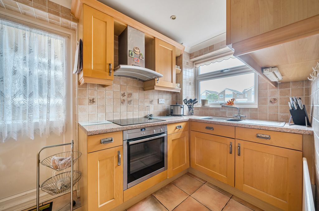 Property photo 3 of 11 8d6Df086-1Ae9-436...