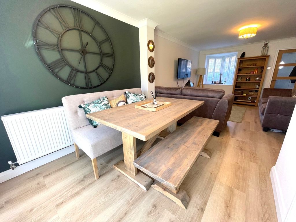 Property photo 3 of 17 Photograph 3