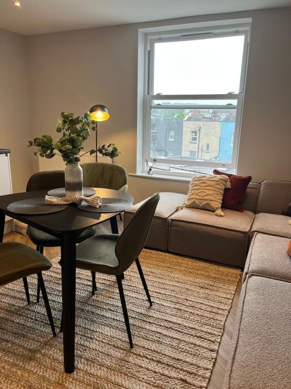 Property photo 1 of 11 8949805.Jpg