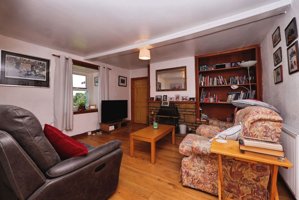 Property photo 2 of 10 Living Room