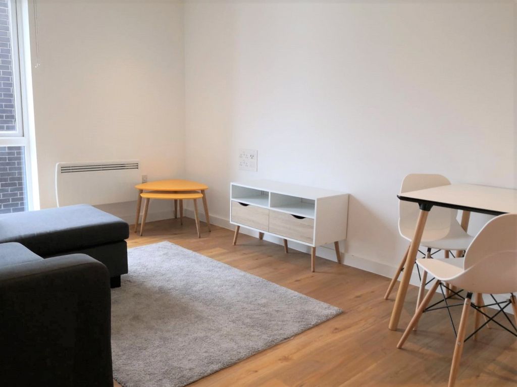 Property photo 2 of 12 Picture No. 15