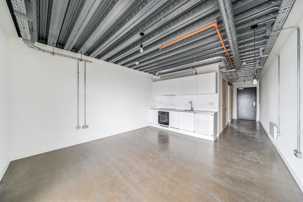 Property photo 3 of 10 1369188-10-68ee41436A79E-Arw-1.Jpg