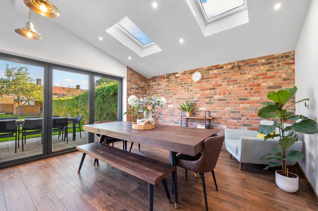 Property photo 3 of 14 Picture No. 05