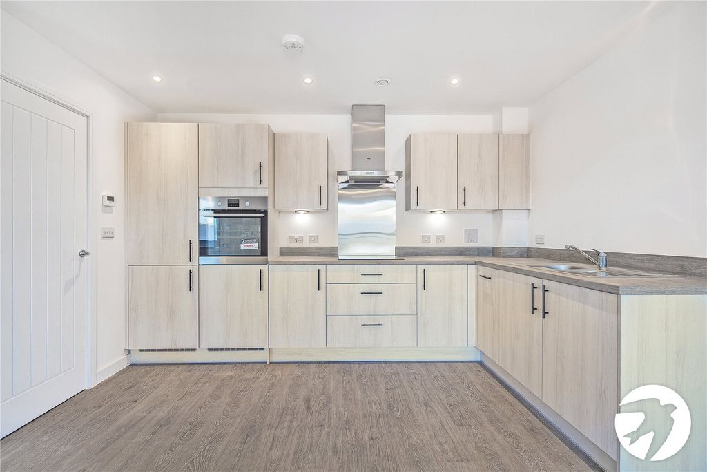Property photo 2 of 14 Kitchen