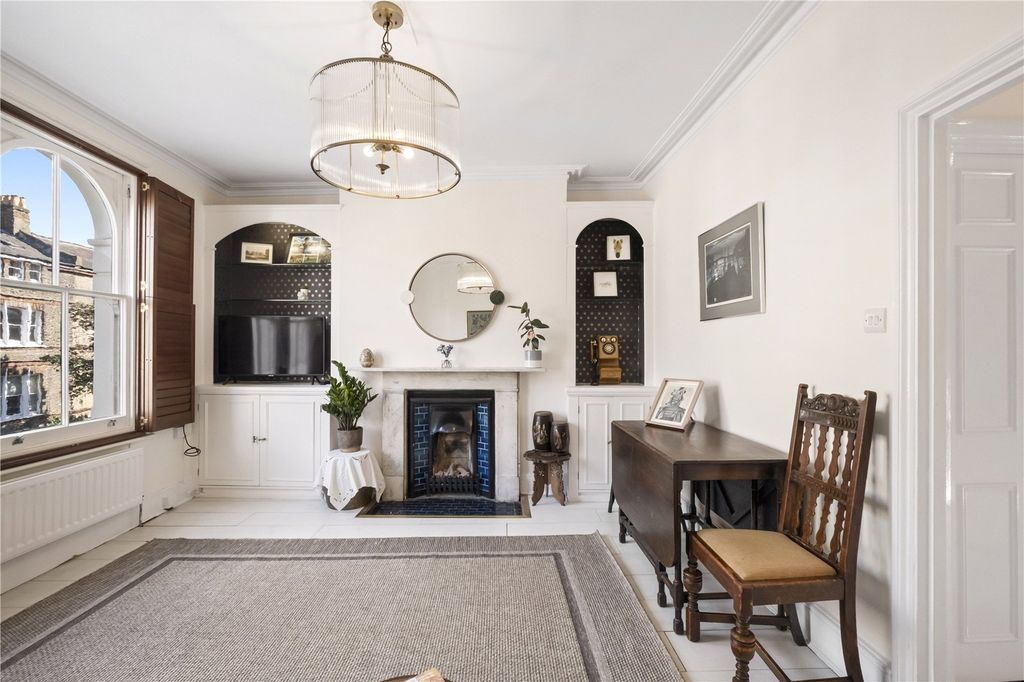 Property photo 3 of 15 Reception