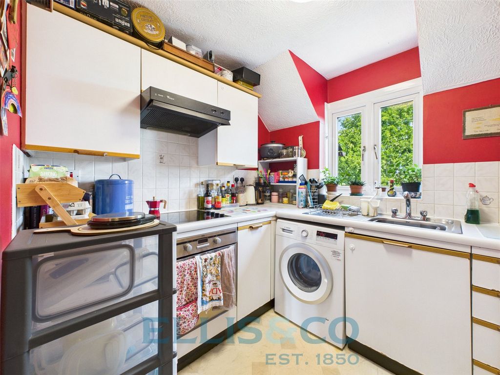 Property photo 3 of 11 Picture No. 10