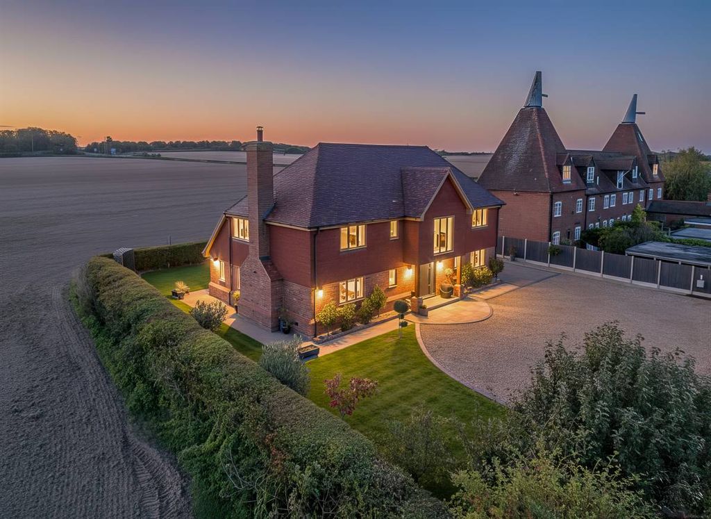 Property photo 2 of 42