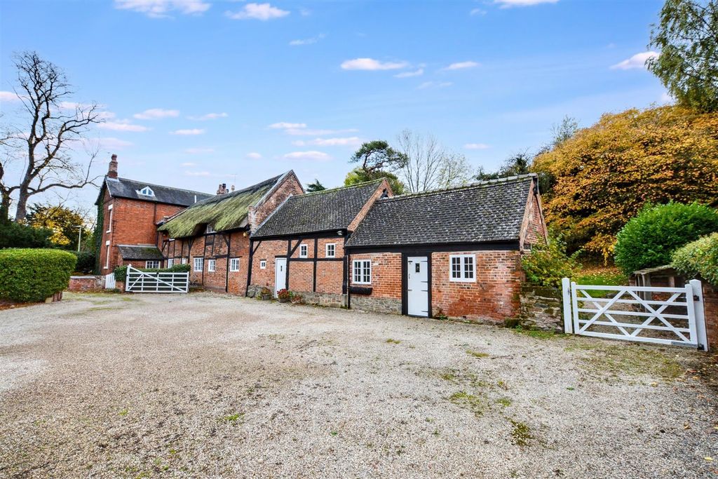 Property photo 1 of 51 Outside