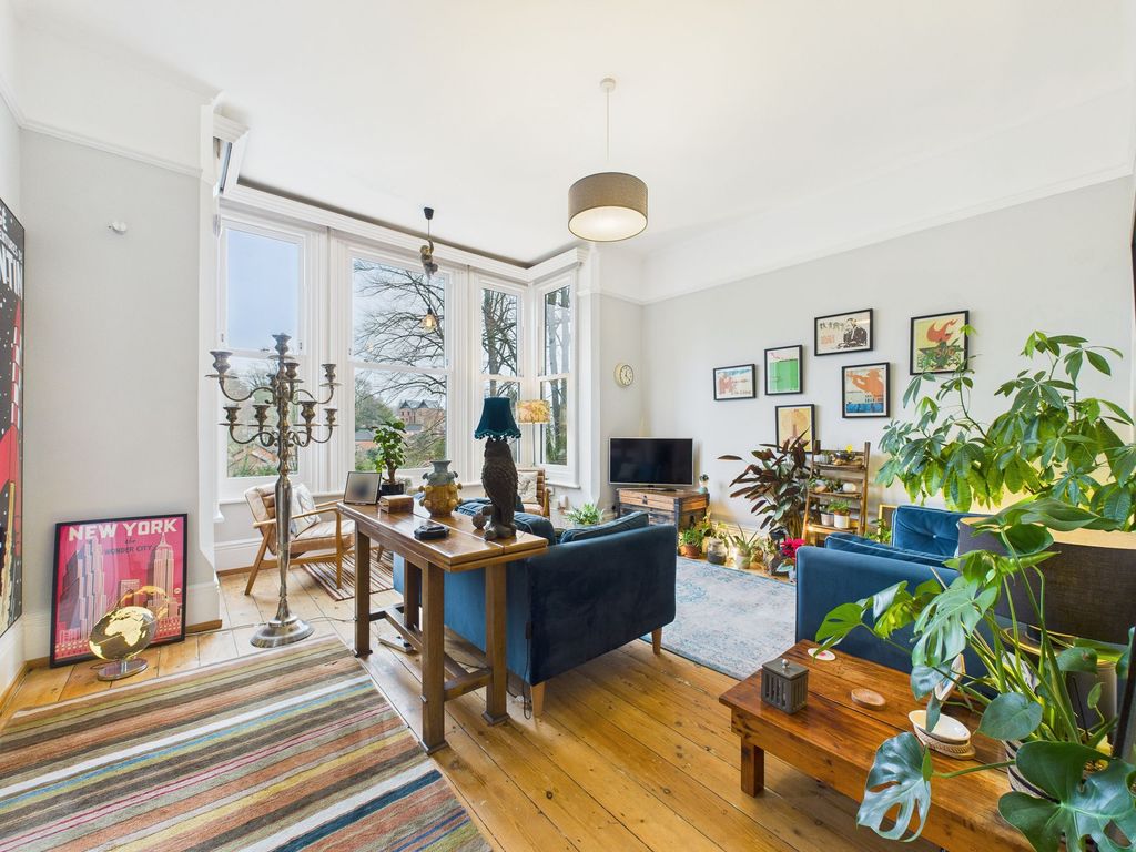 Property photo 2 of 15 Lounge