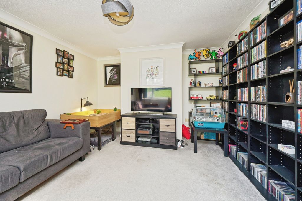 Property photo 2 of 12