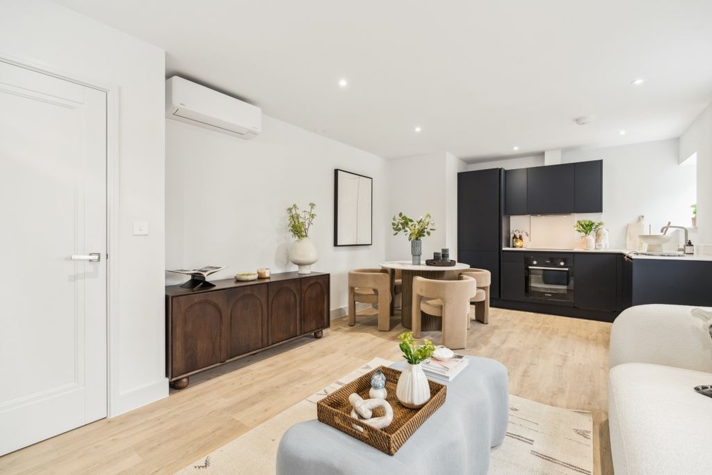 Property photo 1 of 8 1