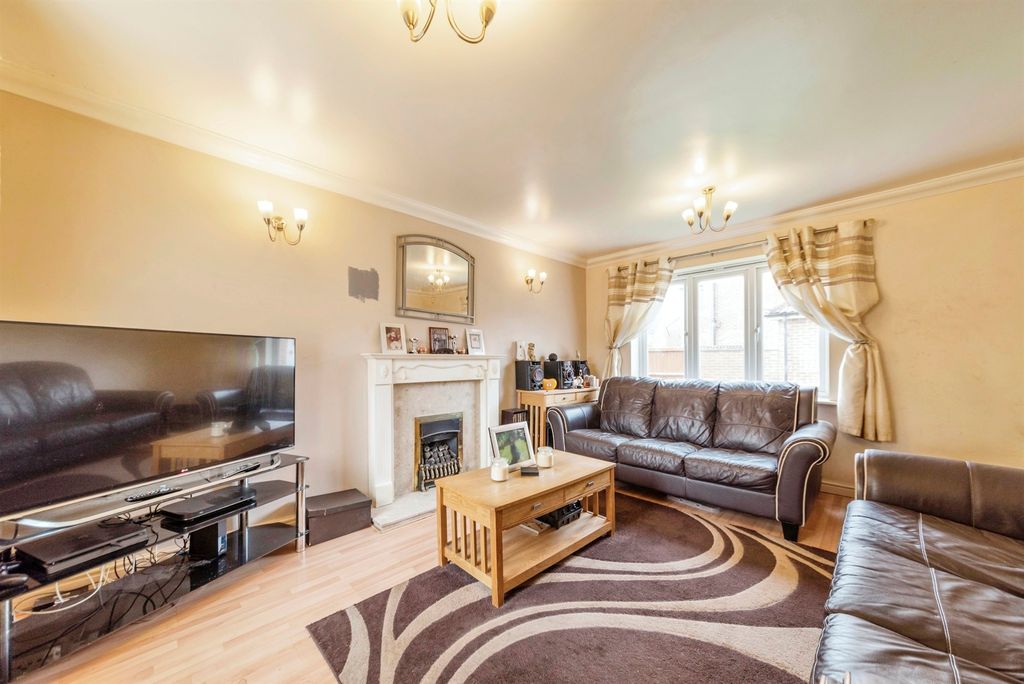 Property photo 2 of 16