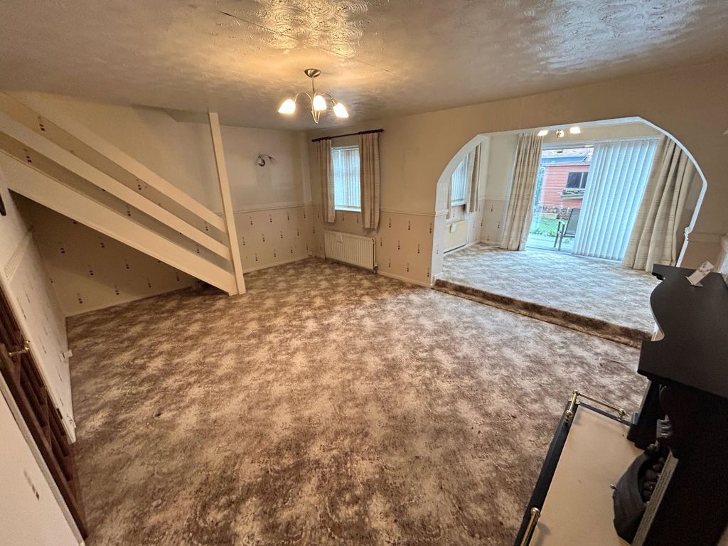 Property photo 2 of 17 Lounge